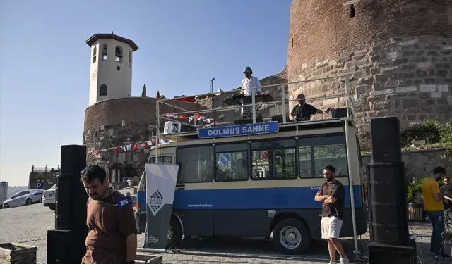 Ankara Kalesi'nde Dolmuş Sahne Konseri