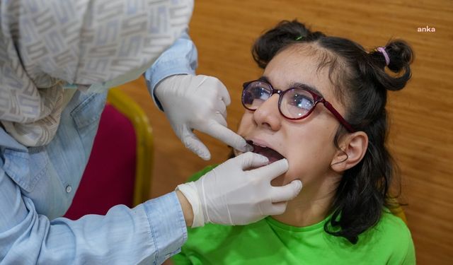 Keçiören Belediyesi'nden Özel Gereksinimli Bireylere Ağız ve Diş Sağlığı Eğitimi