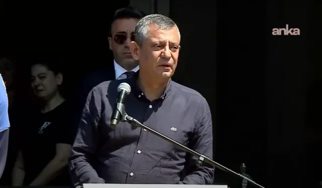 Özgür Özel'den Ferdi Zeyrek'e Zor Veda: Gözyaşlarına Boğuldu