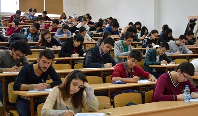 YKS’nin İkinci Oturumu AYT Başladı