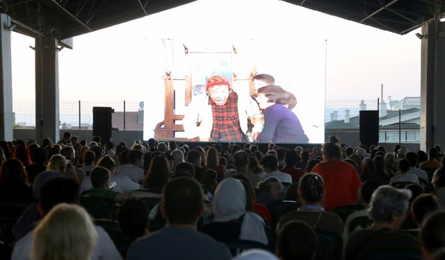 Çankaya'da "Açık Hava Sinema Günleri" Sürüyor