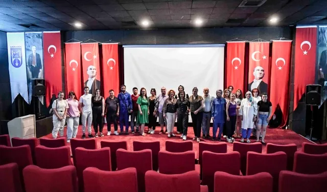 Ankara'da Mahallede Tiyatro Var