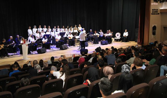 Keçiören Türk Halk Müziği Korosu'ndan Yıl Sonu Konseri
