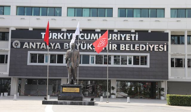 Antalya Büyükşehir Belediyesi'ne 'Rüşvet' Operasyonu: 17 Kişi Gözaltına Alındı