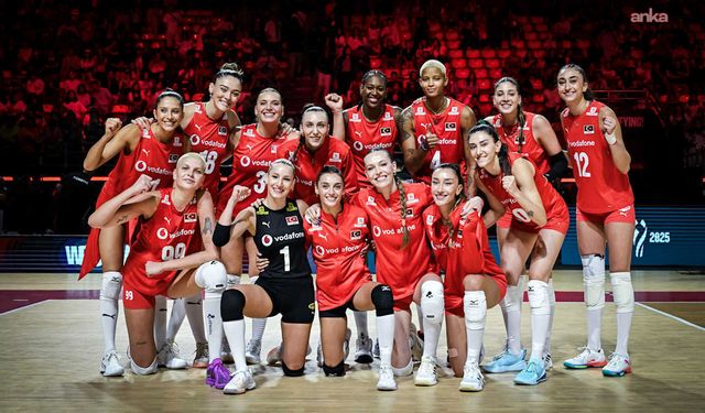 Filenin Sultanları, Dünya Şampiyonası'na 3-0'lık İspanya Galibiyetiyle Başladı