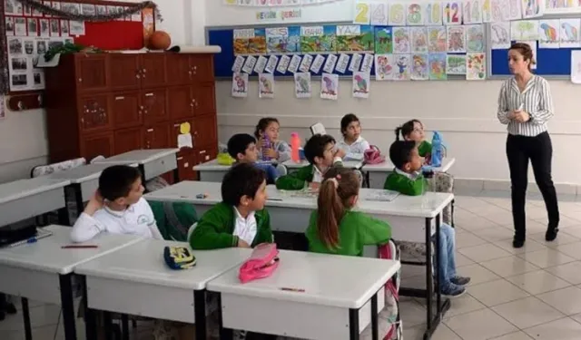 Öğretmenler Artık Böyle Okula Gidecek: Kılık Kıyafet Değişti