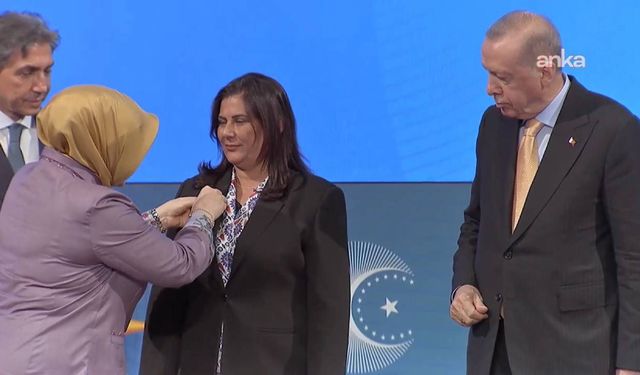 Özlem Çerçioğlu AKP'ye Katıldı
