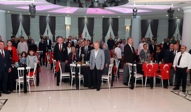 Yenimahalle'de Yaşayan Gaziler Yemekte Buluştu