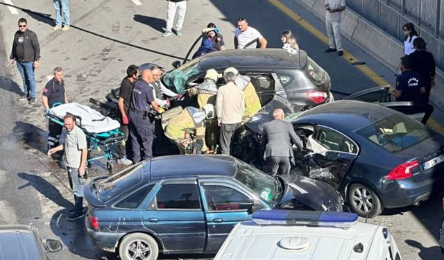 Ankara'da Zincirleme Kaza: 4 Kişi Yaralandı