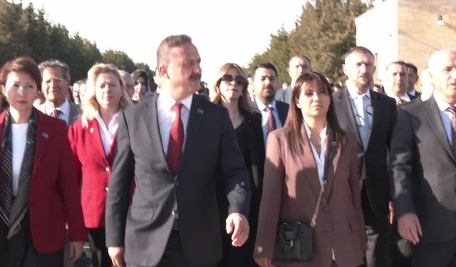 Anahtar Parti'den Anıtkabir'e Ziyaret