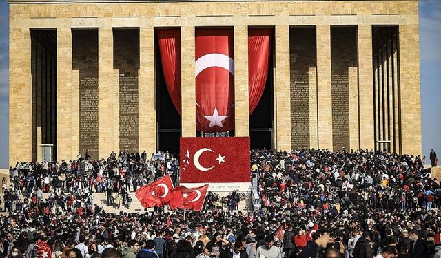Cumhuriyet’in 102. Yılında Anıtkabir’e Akın