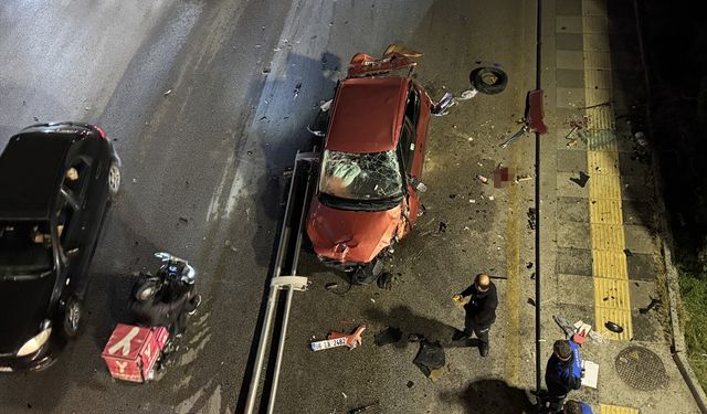 Ankara'da Otomobil Köprüden Düştü, Sürücü Ağır Yaralı