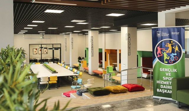 Mansur Yavaş'tan Yeni Gençlik Yatırımı: Zafer Genç Akademi Hizmete Girdi