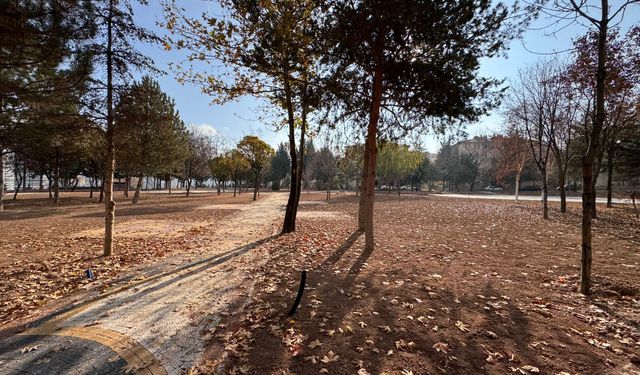 Pursaklar Parklarında Yenileme Sürüyor