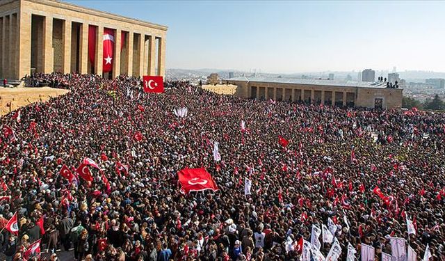 10 Kasım'da Anıtkabir'e Rekor Ziyaret: 1 Milyon 219 Bin 148 Kişi Anıtkabir'i Ziyaret Etti