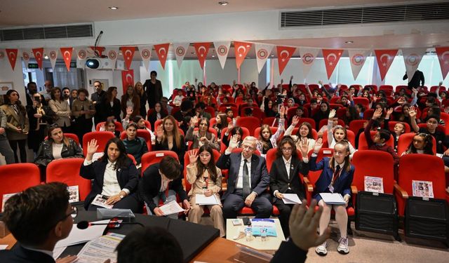 Mansur Yavaş Çocuk Meclisi'nin 30. Dönem Mazbata Törenine Katıldı