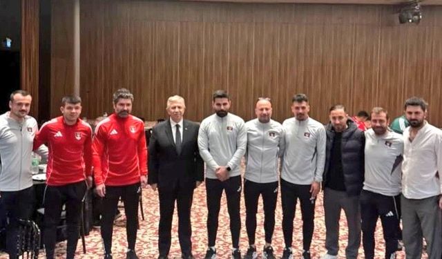 Mansur Yavaş Vanspor Kafilesini Ziyaret Etti