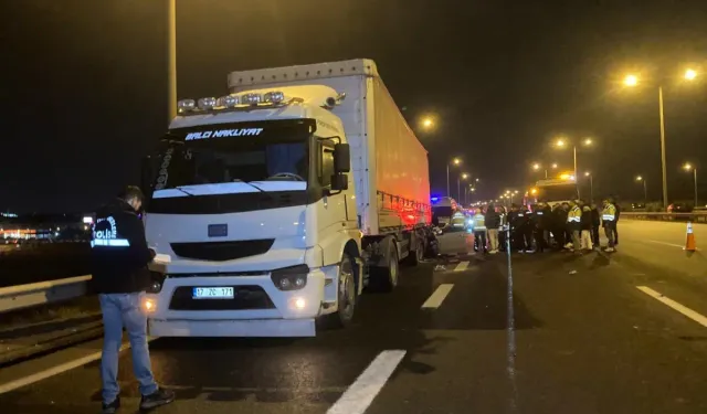 Ankara'da TIR'a Çarpan Otomobilde 2 Ölü, 1 Yaralı