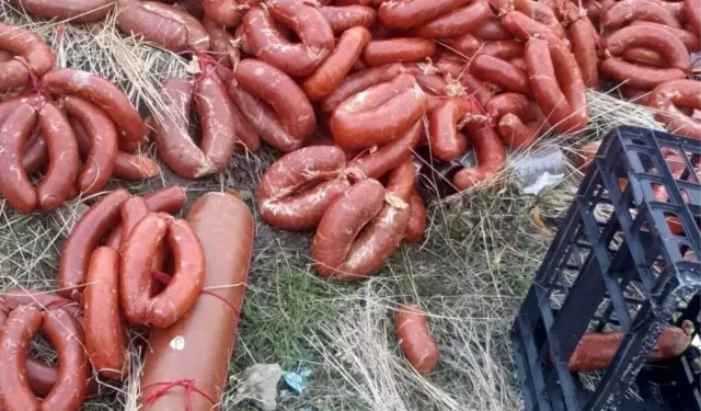 Gölbaşı'nda Yüzlerce Kilo Et Ürünü Boş Araziye Atıldı