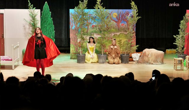 "Kırmızı Başlıklı Kız" Müzikali, Keçiören’de Çocuklarla Buluştu