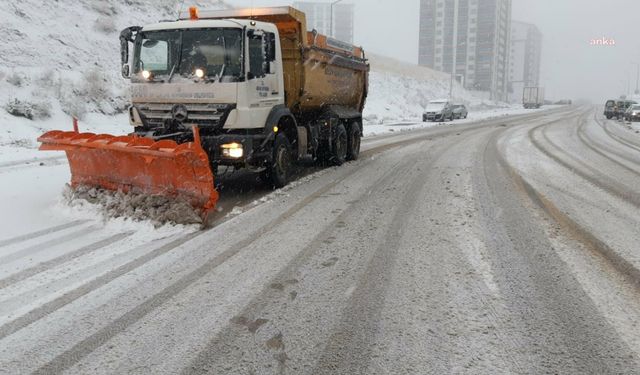 ABB, Ankara'da Kar Yağışına Bin 985 Araç ve 2 Bin 621 Personelle Hazır