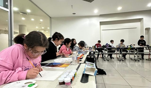 Pursaklar’da Çocuklar Çiziyor Renkler Konuşuyor