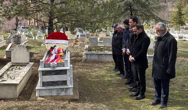 Almanya'nın Ankara Büyükelçiliği'nden Hanau'daki Irkçı Saldırıda Ölenlerin Mezarına Ziyaret