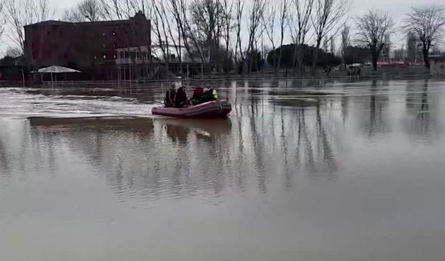 Bahçesini Su Basan Eski Edirne Belediye Başkanına Botla Tahliye