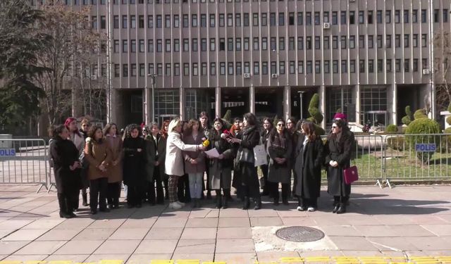 Kadın Avukatlardan Ankara Adliyesi Önünde Protesto: Bir Günde 6 Kadının Öldürüldü