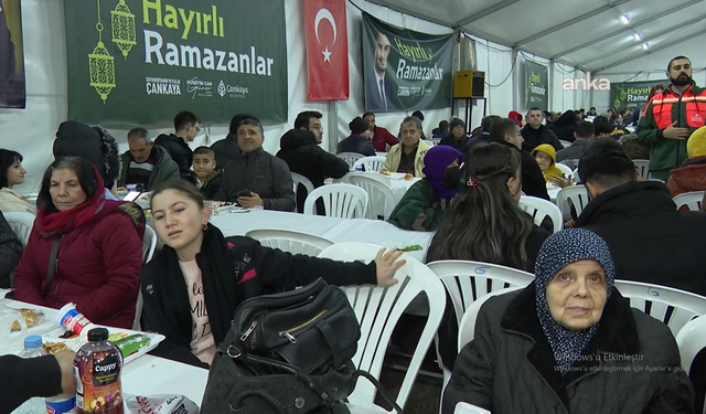 Çankayalılar İftar Çadırı Kuyruğunda: "Dışarıda Yemek Yiyemem, Gücüm Yetmez"