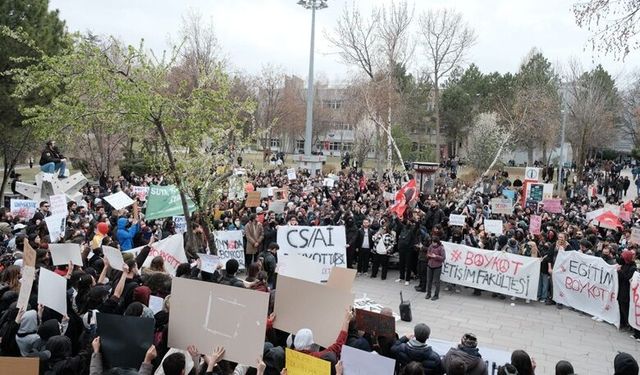 Hacettepeli Öğrencilere Açılan Soruşturmalara Tepki