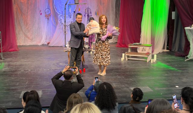 Berna Laçin, "Hayal Satıcısı" ile Başkentlilerle Buluştu