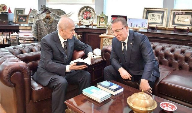 İzzet Ulvi Yönter, MHP Genel Başkan Yardımcılığı Görevinden İstifa Etti