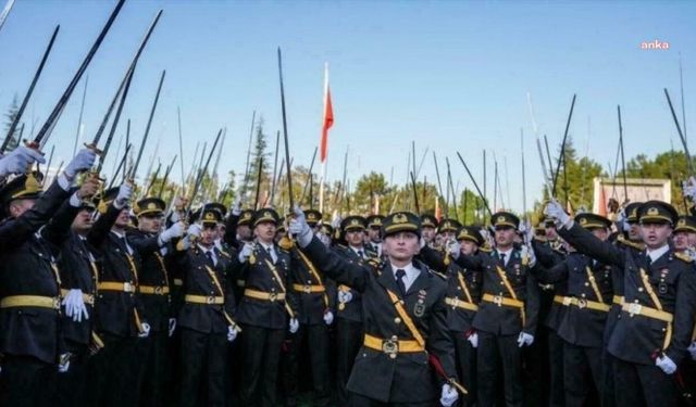 TSK'dan İhraç Edilen Teğmenler  Akarsu ve Gündar'ın Açtığı İptal Davası Reddedildi