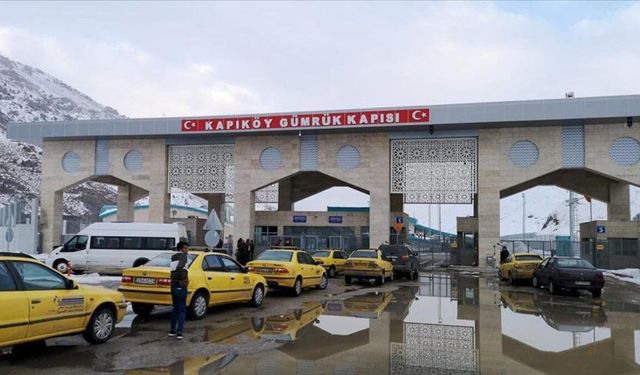 Türkiye-İran Sınır Kapılarında Günübirlik Yolcu Geçişleri Durduruldu