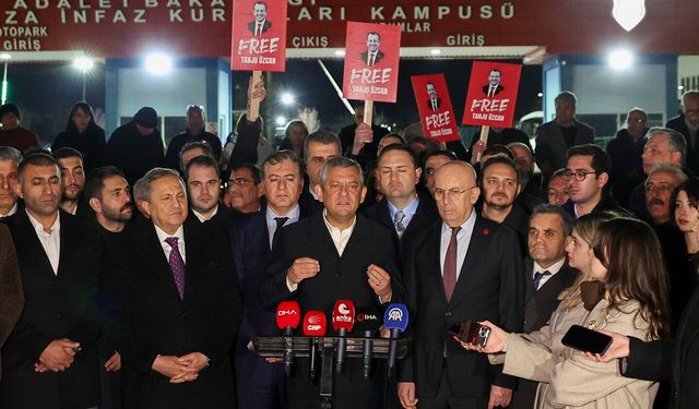 Özgür Özel Sincan Cezaevi'nde Tanju Özcan'ı Ziyaret Etti... AK Parti'ye Önemli Hatırlatma Yaptı