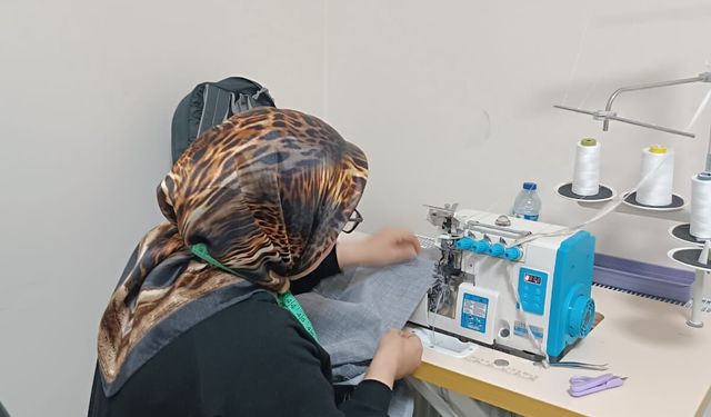 Pursaklar'da İhtiyaç Sahiplerine Kurs Ürünleri Desteği