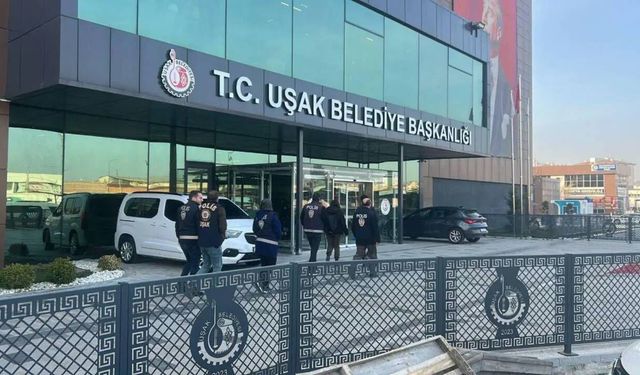 3 İlde Operasyon: Uşak Belediye Başkanı Özkan Yalım Gözaltına Alındı