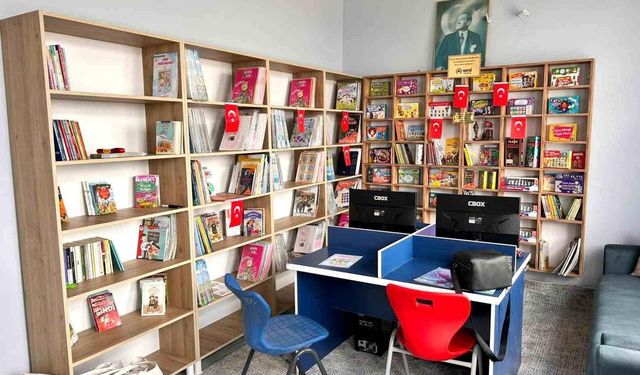 Gazetecilerden Haymana'daki Köy Okuluna Kütüphane
