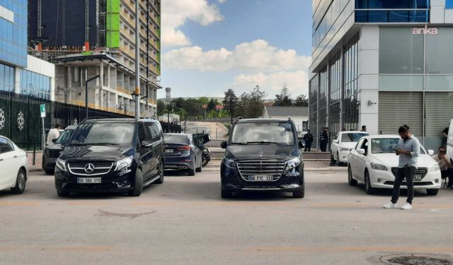Kılıçdaroğlu, Özgür Özel Döneminde Kullanılan İki VIP Aracı Satışa Çıkardı