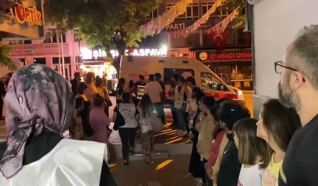 Ankara'da Açlık Grevindeki Öğretmenlerden İkisi Hastaneye Kaldırıldı