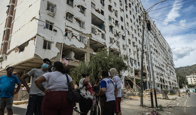 Venezuela'da Mucize Kurtuluşlar: Dört Gün Sonra 33 Kişi Daha Çıkarıldı