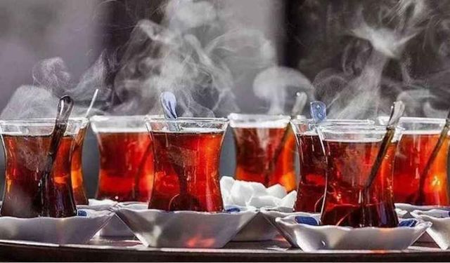 Bakanlık Duyurdu: 3 Siyah Çay Markasında Yasaklı Boya Tespit Edildi