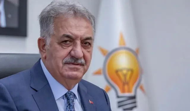 AKP Genel Başkan Yardımcısı Hayati Yazıcı Duyurdu: Yeni Anayasa Referandumla Yapılacak