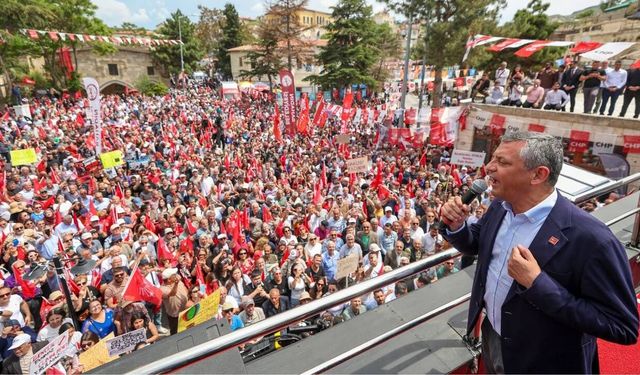 Özgür Özel, Nevşehir ve Çorum'da Konuştu: Gerekirse Baş Vereceğim Ama Baş Eğmeyeceğim