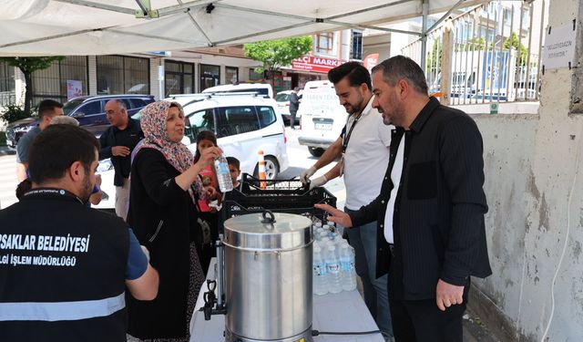 Pursaklar Belediyesi’nden YKS Öğrencileri ve Ailelerine İkram Desteği