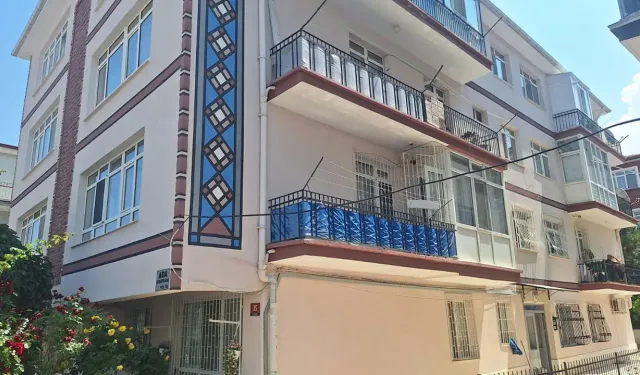 Ankara'da Dehşet Emekli Polis, Cezaevinden izinli Çıkıp Kendisini Bıçaklayan Oğlunu Öldürdü
