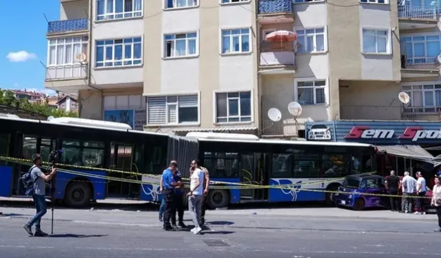 Mamak'ta EGO Otobüsü Kaza Yaptı: 5 Kişi Yaralandı
