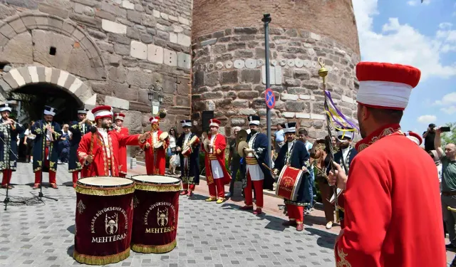 Ankara Büyükşehir Belediyesi'nden Ankara Kalesi ve Ulus’ta Yaz Boyu Mehter Coşkusu