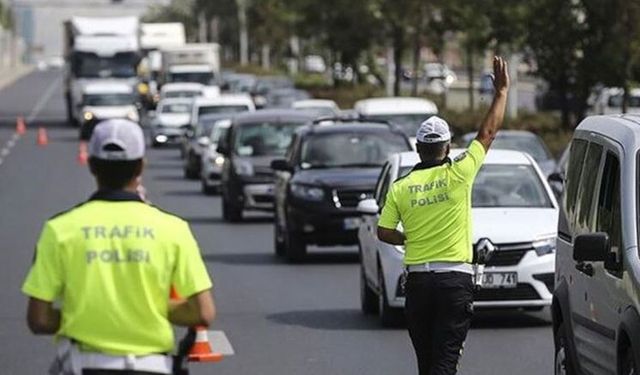 Trafikte Yeni Düzenleme Geliyor! Bu Hatayı Yapanın Ehliyeti Kalıcı Olarak İptal Edilecek